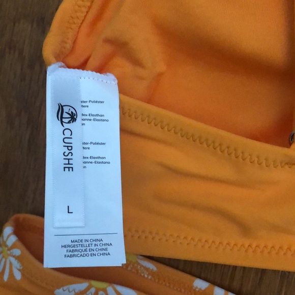 LAST CHANCE - Cupshe Bikini Orange Daisy Size L - Picture 3 of 3